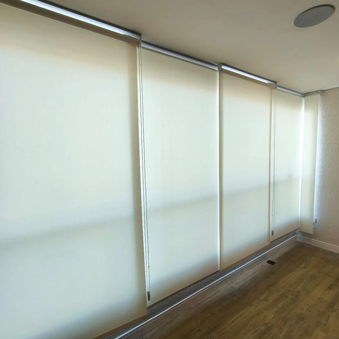 Persianas rolô instaladas pela Deccor Glass